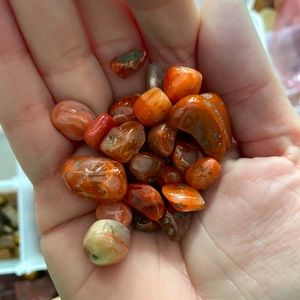 Small carnelian tumbles